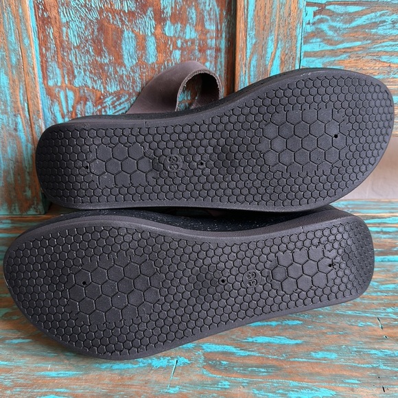 Fantasy Felisa Wedge Comfort Sandal in Black with Toe Strap Size 38 - Picture 7 of 11